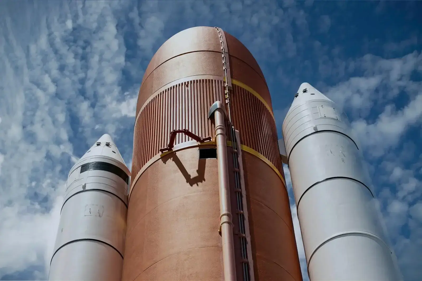 Imagen de un enlace sobre alúmina para la industria aeroespacial